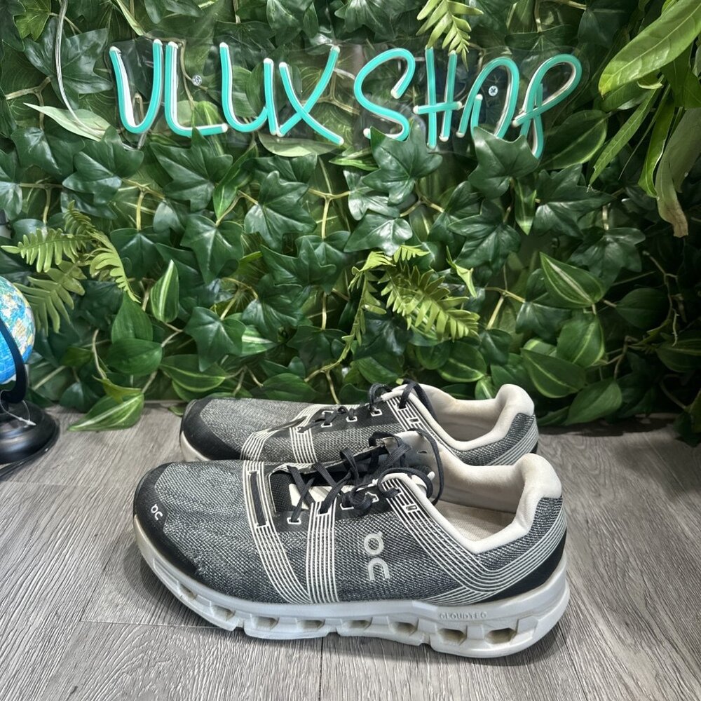 On Running Cloudgo Men's Size 9.5 Running Athleti… - image 4